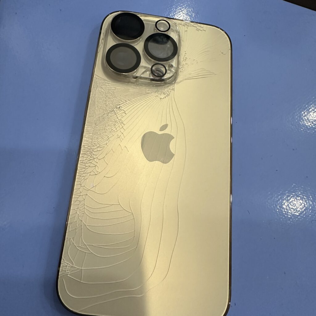 iPhoneの背面割れ修理を京都市北区・左京区エリアでお探しなら
