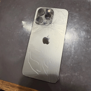 背面ガラス割れ　