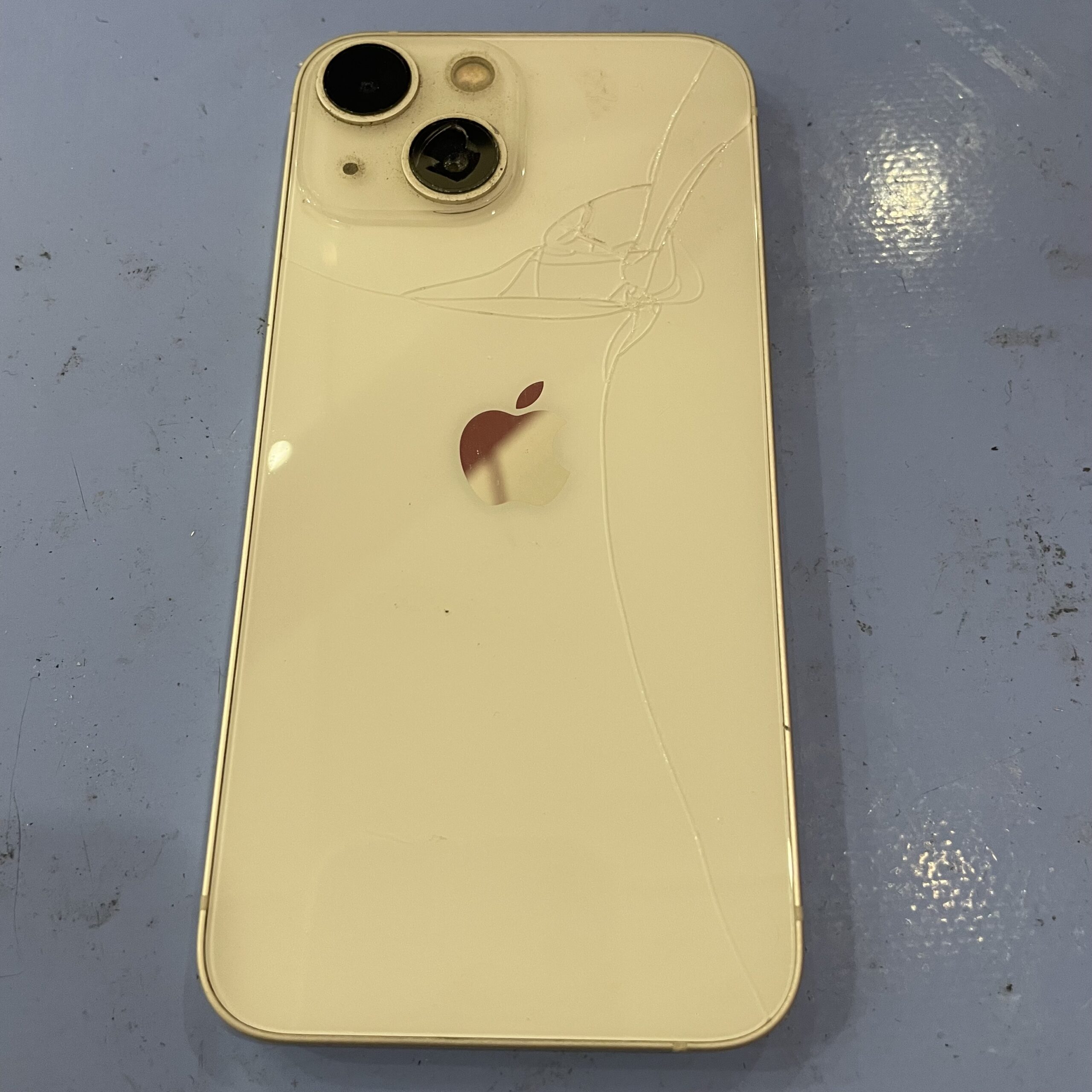 iPhone　カメラレンズ修理　京都市上京区　